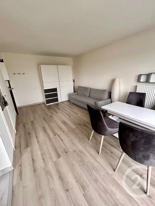 Appartement Studio à louer - 1 pièce - 27.67 m2 - CONFLANS STE HONORINE - 78 - ILE-DE-FRANCE - Century 21 Val-Ombreux